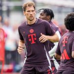 FC Bayern: Joshua Kimmich und Thomas Müller fühlen mit Leon Goretzka