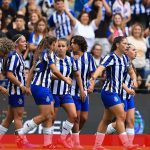 Goleada nas bancadas e no marcador: equipa de futebol feminino do FC Porto vence U. Leiria por 9-0 - FC Porto - Jornal R