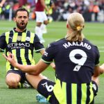 Heftige Beleidigung auf Spielball gekritzelt! Mitspieler erlaubt sich Scherz gegenüber Dreierpacker Erling Haaland