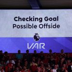 La technologie semi-automatisée de hors-jeu retardée en Premier League