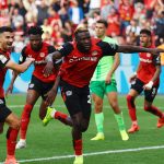 Leverkusen s'impose à la dernière minute, Dortmund coule à Stuttgart