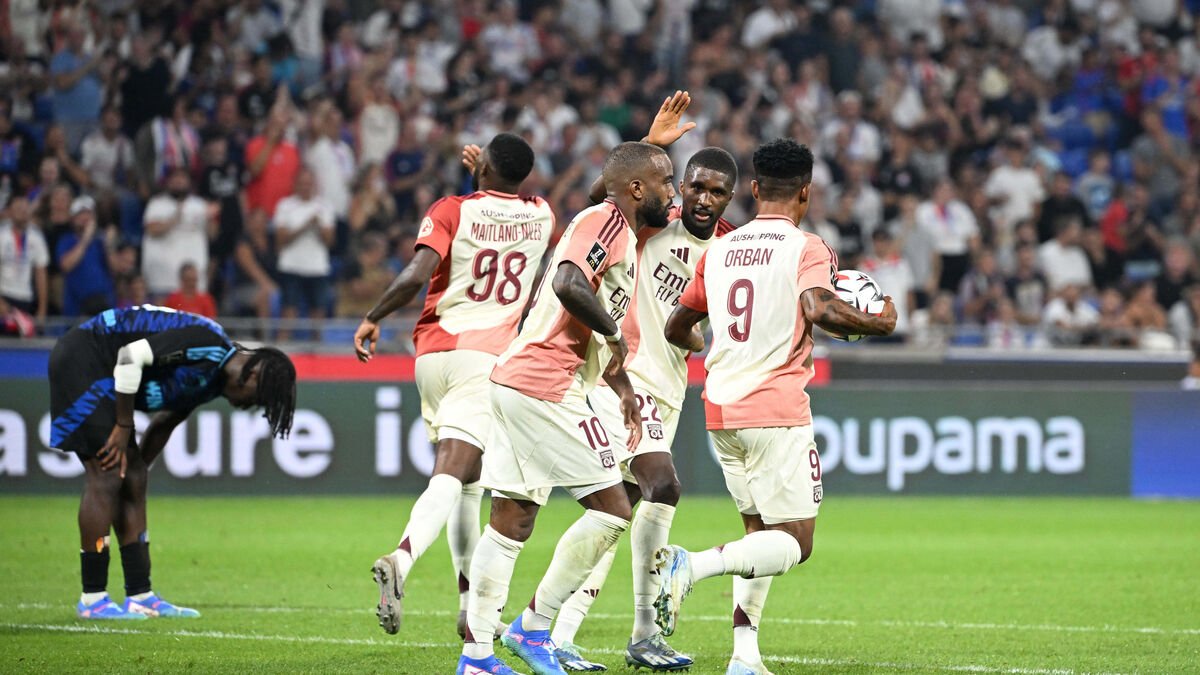 Lyon-Strasbourg (4-3) : un OL spectaculaire et à réaction lance enfin sa saison en Ligue 1