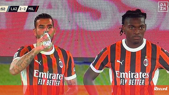Paulo Fonseca reage à 'polémica' com Rafael Leão e Theo Hernández: «Não reparei que estavam à parte...» - AC Milan - Jor