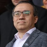 Wolves : Jeff Shi face à des défis financiers et sportifs