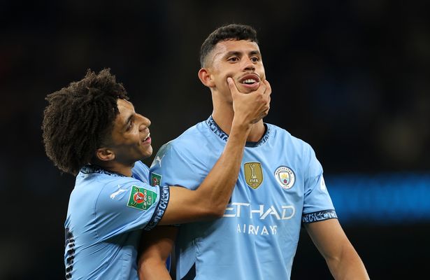 Matheus Nunes célébrant un but