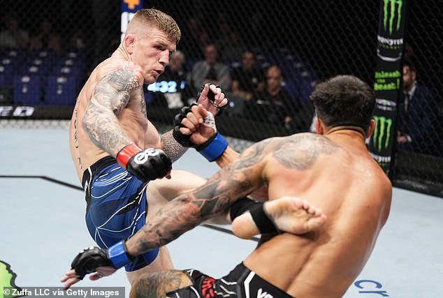 Duncan a abandonné son ancienne carrière pour le MMA