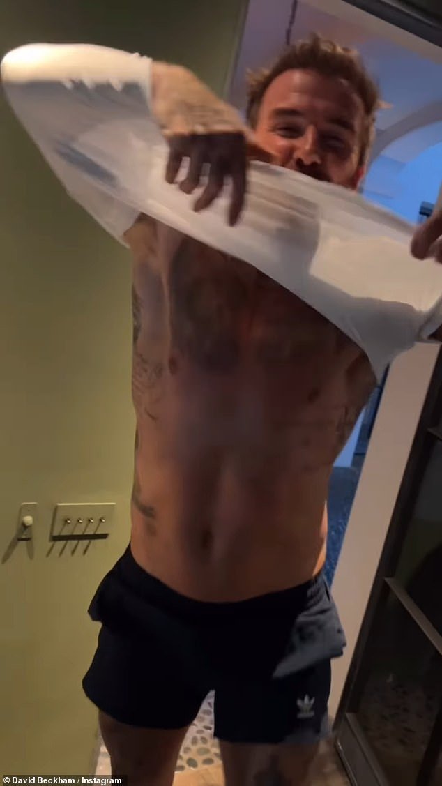 David Beckham flauntant son physique pendant un entraînement