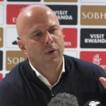 Arne Slot critique l'arbitre après le match nul de Liverpool