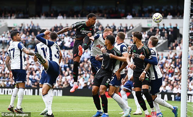 Sa tête puissante contre Tottenham a donné une victoire capitale à Arsenal.
