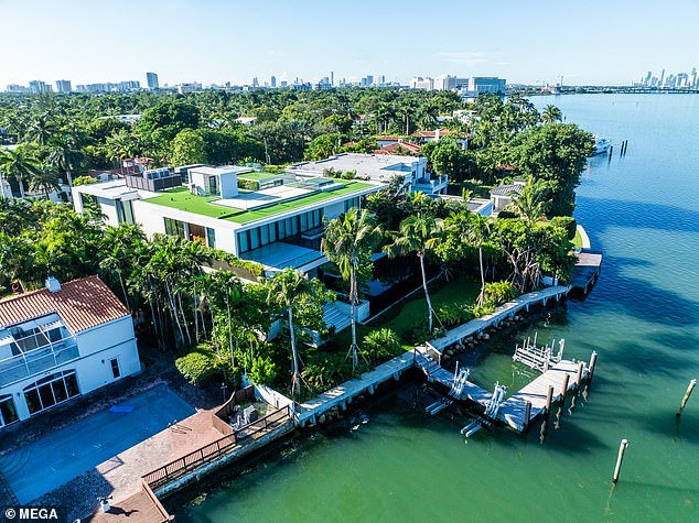 David et Victoria Beckham s'offrent une villa de 60 millions de livres à Miami, avec vue sur Biscayne Bay