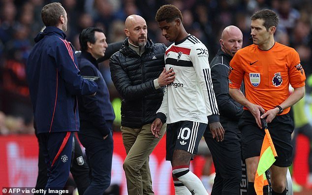 Ten Hag a décidé de remplacer Rashford pour le protéger après qu'il ait reçu un carton jaune.