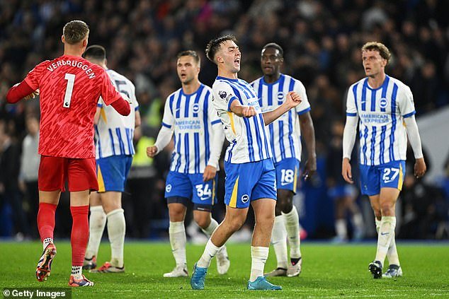 Les joueurs de Brighton célèbrent leur victoire