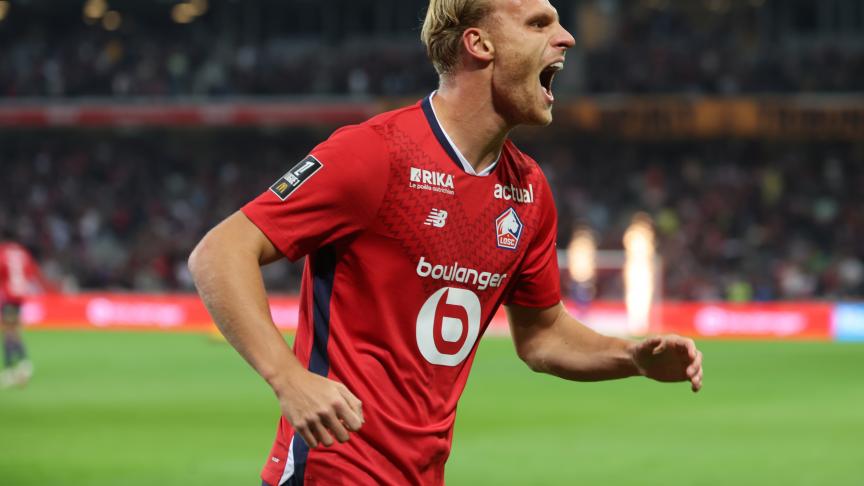 La joie de Mitchel Bakker qui a permis au LOSC de prendre un avantage décisif pour le LOSC. PHOTO FLORENT MOREAU