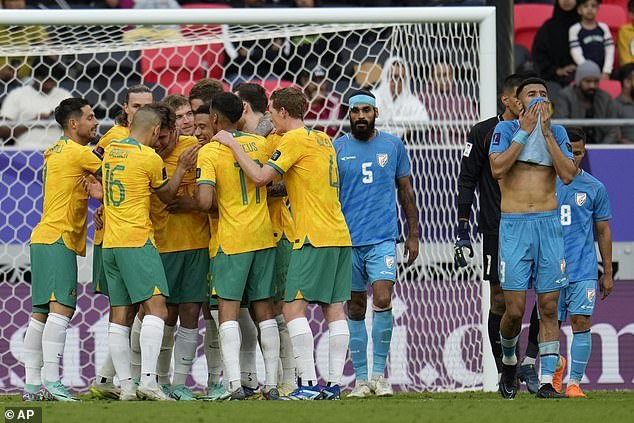 Les Socceroos se battent pour des points précieux dans leur groupe.