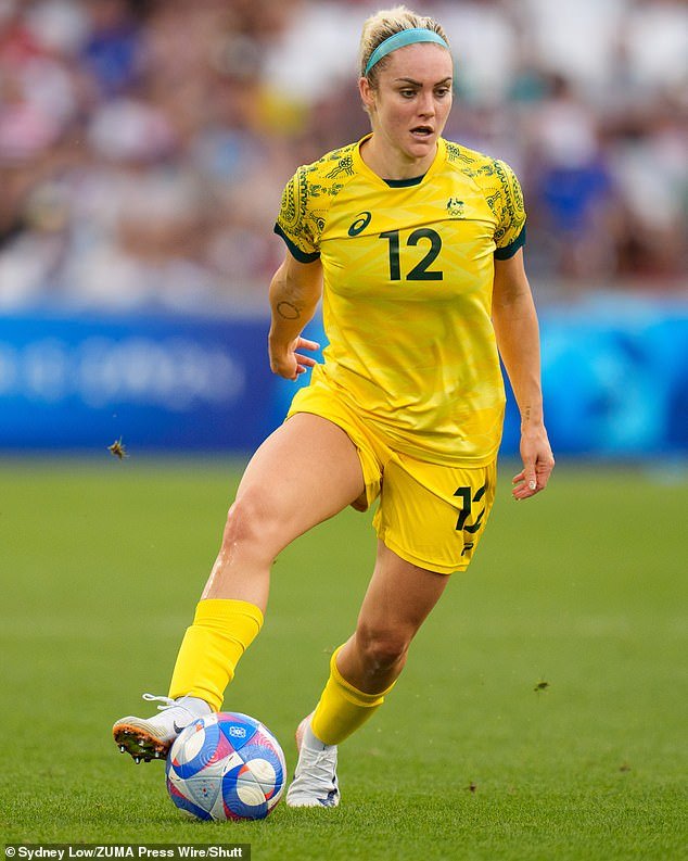 Defender Ellie Carpenter
