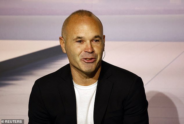 Annonce de la retraite d'Iniesta à Barcelone