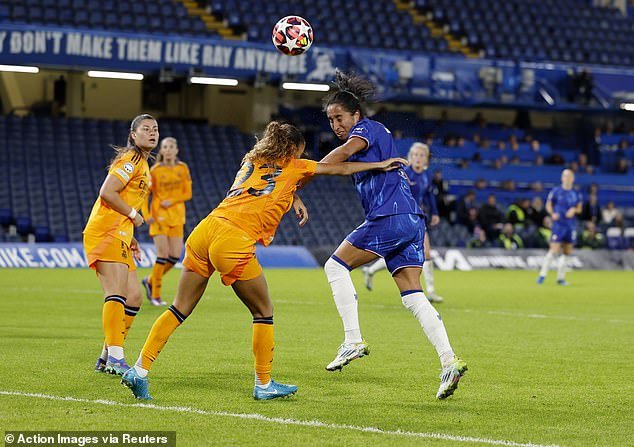 Mayra Ramirez a inscrit le troisième but pour Chelsea.