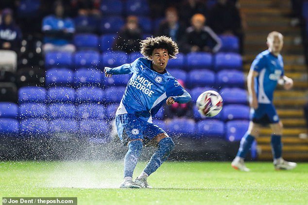 Tyler Young lors de ses débuts avec une performance énergique