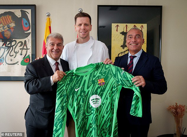 Le gardien de but de 34 ans a fait un retour surprise au football après avoir signé pour Barcelone