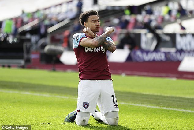 Lingard rejetant West Ham pour rejoindre Nottingham Forest