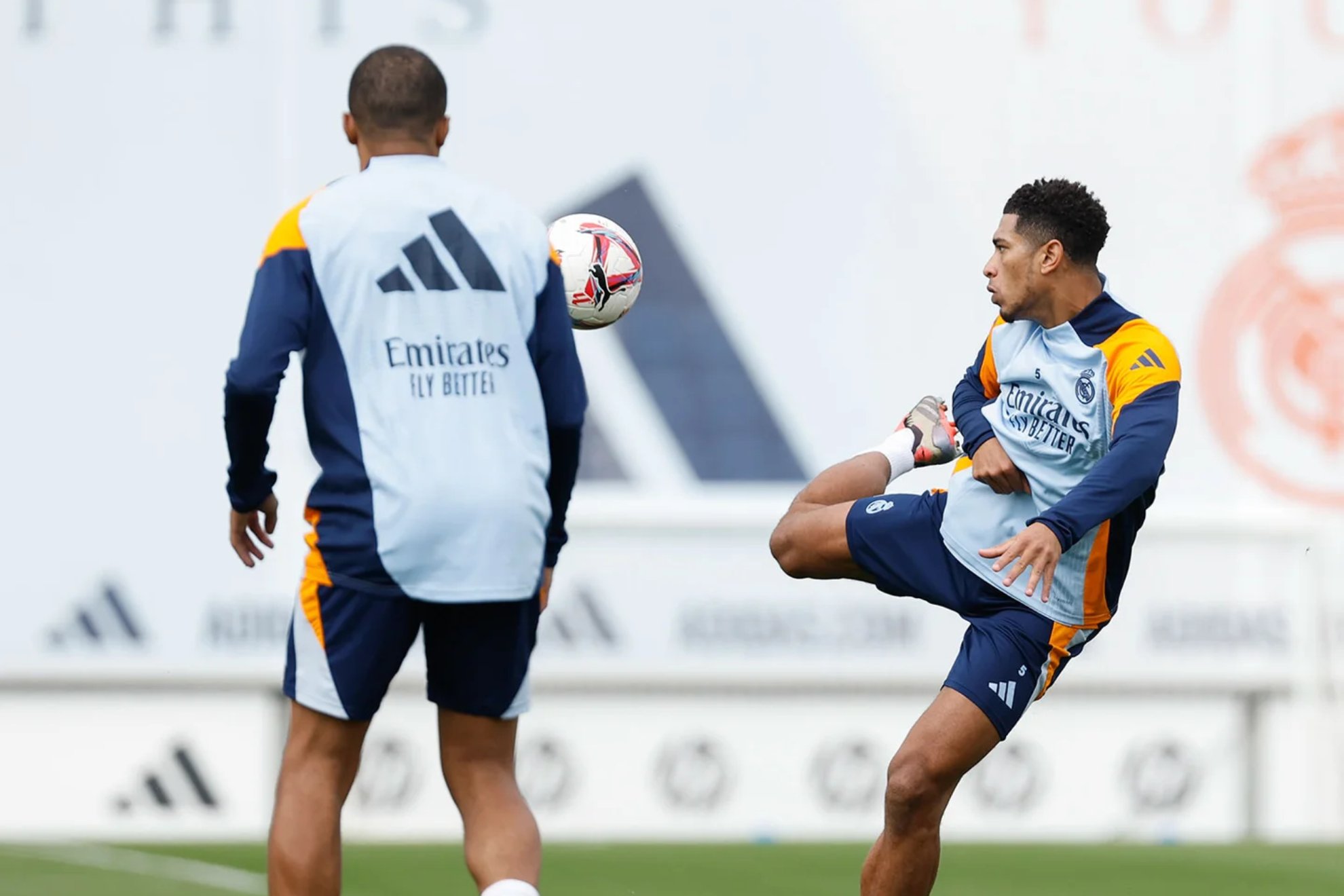 Bellingham y Mbappé en la doble session de entrenamiento de hoy en Valdebebas