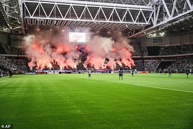 Le derby de Stockholm suspendu