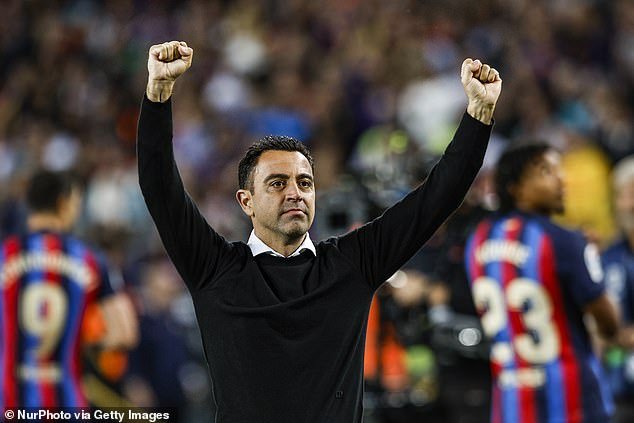 Manchester United discute avec Xavi pour un poste d'entraîneur