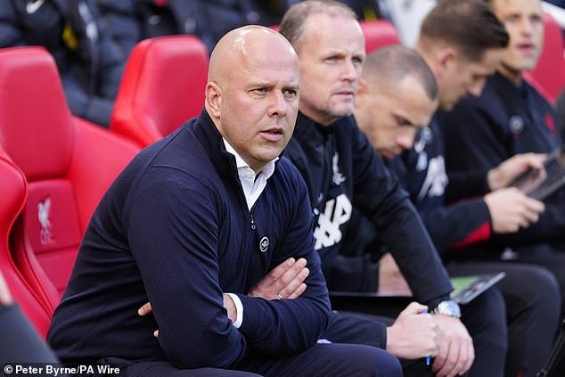 Arne Slot face à son premier véritable défi à l'extérieur