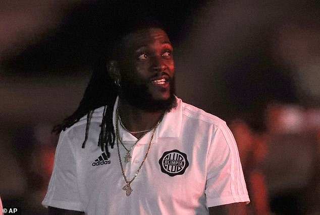 Adebayor, qui a récemment loué le président en exercice, a apprécié son témoignage dimanche.