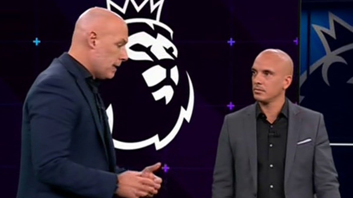 Howard Webb critique l'appel de penalty qui a coûté son poste à Ten Hag