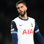 Tottenham conteste la suspension de Bentancur pour ses propos