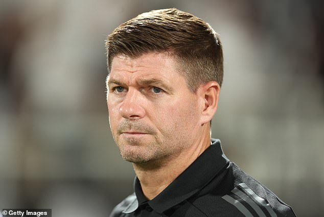 Steven Gerrard dévoué à sa carrière d'entraîneur