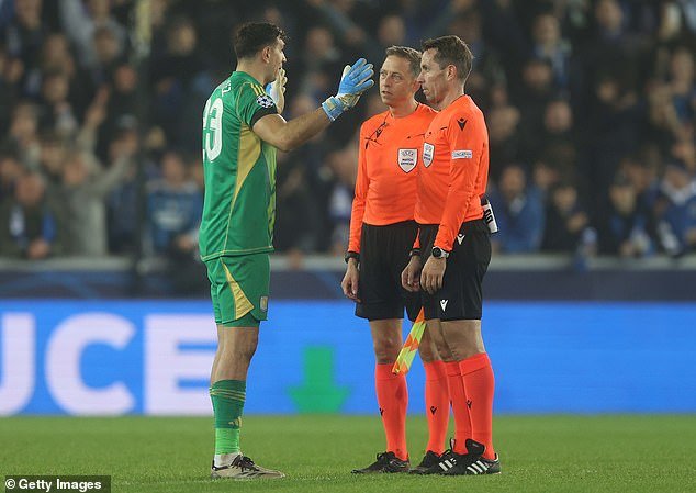 Martinez défend Mings après l'appel d'un pénalty controversé