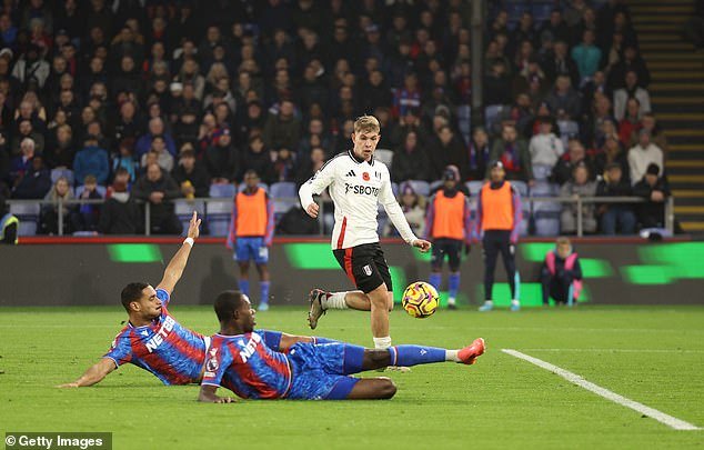 Emile Smith Rowe a vu son second but annulé après un contrôle VAR