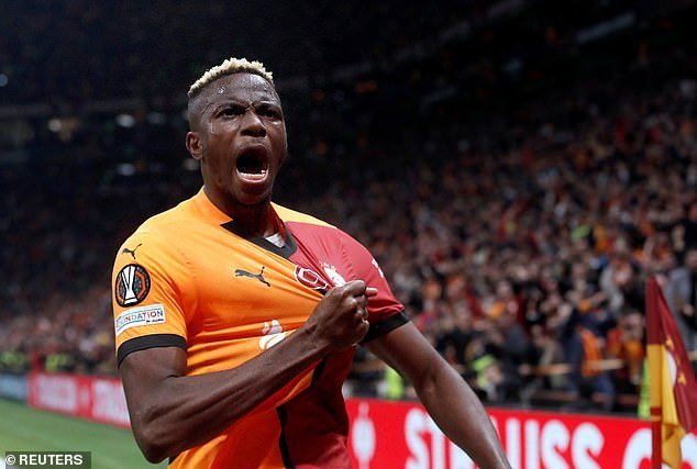 Victor Osimhen contre Tottenham