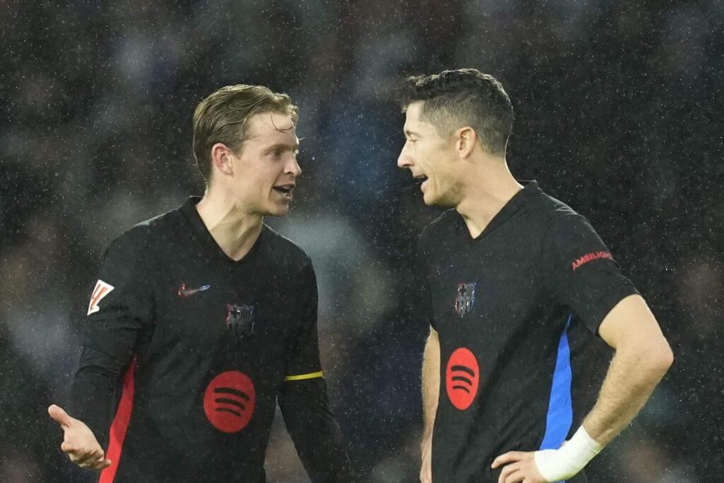 Décision de VAR sur le hors-jeu de Lewandowski