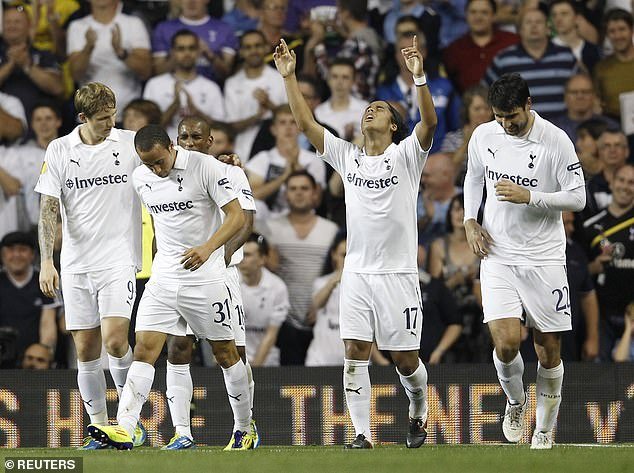 L'ancien attaquant de Tottenham s'est engagé dans l'industrie pétrochimique