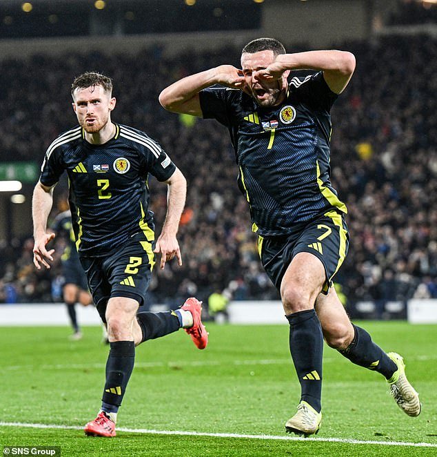 John McGinn célèbre son but décisif contre la Croatie