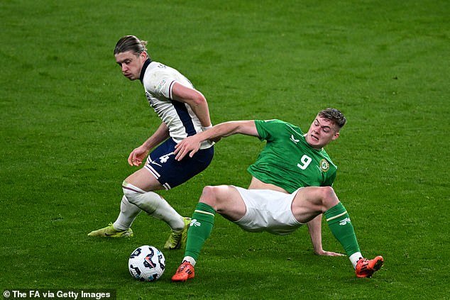 Evan Ferguson a été bien contrôlé par la défense anglaise tout au long du match.