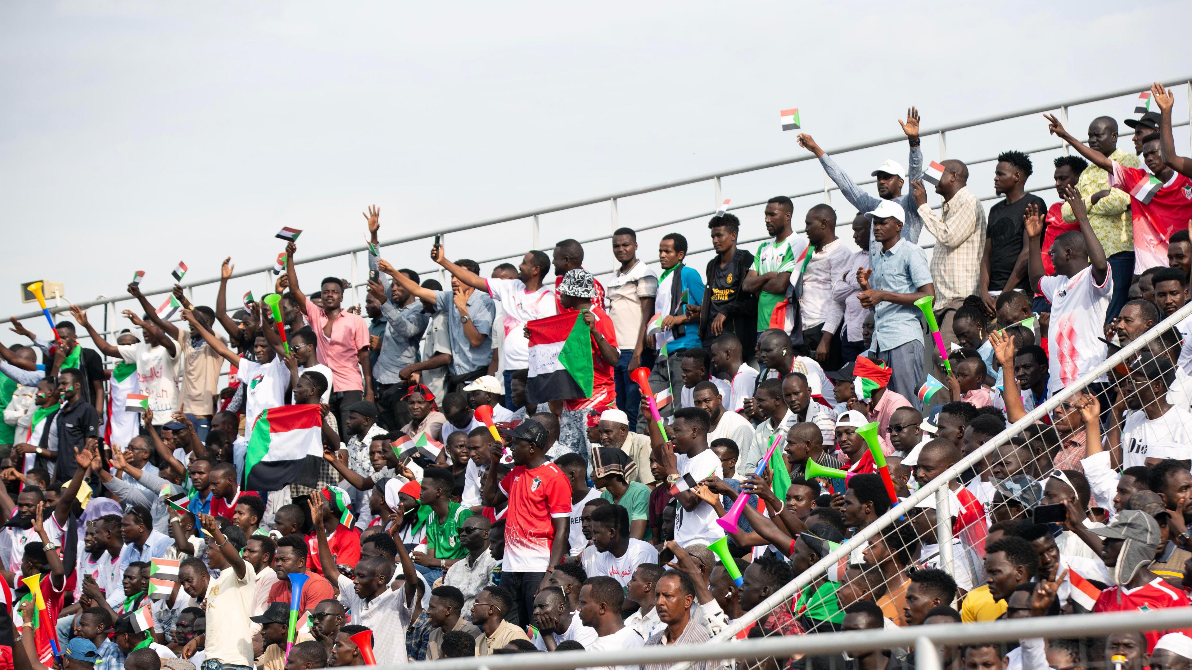 Supporters du Soudan dans les tribunes à Juba