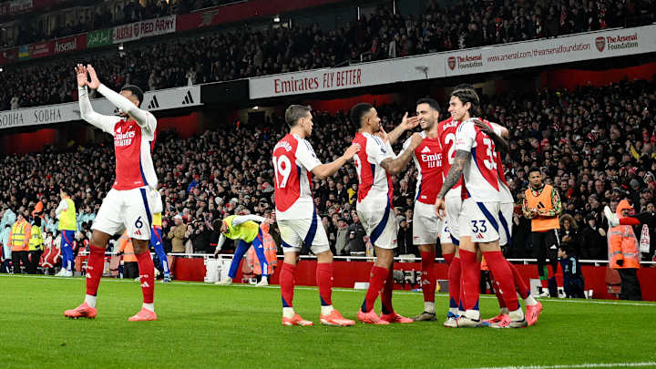 Arsenal a remporté 2000 matchs en première division Arsenal a remporté 2000 matchs en première division