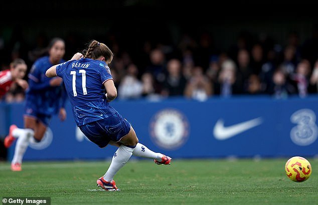 Guro Reiten a marqué sur penalty à la 17e minute