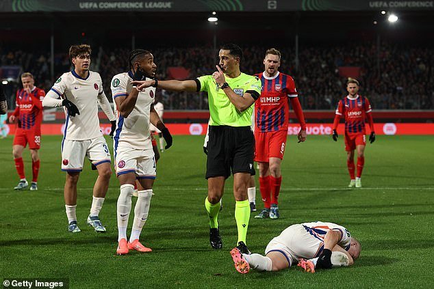 Mykhailo Mudryk was deemed to have gone down too easily under a challenge at the end of the first half