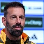 Van Nistelrooy rend hommage à Sir Bobby Robson avant Leicester-Newcastle