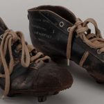 Vente historique des premières chaussures de George Best pour 140 000 £