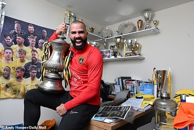 Sandro a signé pour Harborough Town le 5 novembre