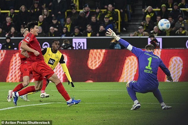 Gittens célébrant son but contre le Bayern