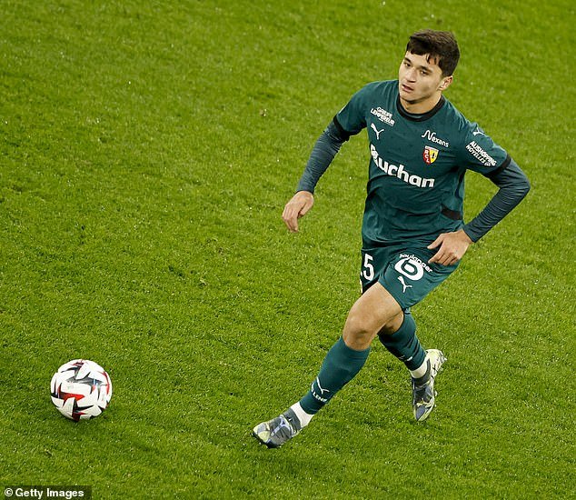 Abdukodir Khusanov est un objectif de transfert majeur pour Newcastle et Tottenham