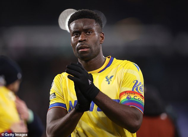 Marc Guehi décision concernant son brassard arc-en-ciel