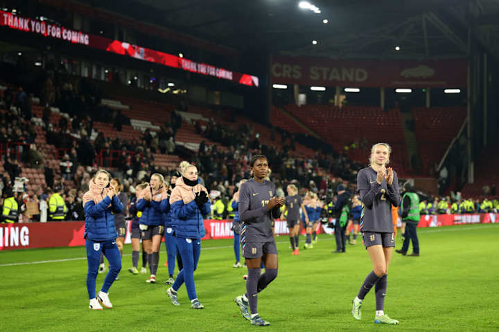 Jessica Naz et Esme Morgan